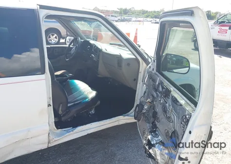 2001 GMC Sonoma Sls from USA, damaged, VIN 1GTCS195318126495